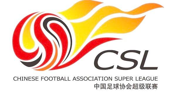 他下乡总是轻车简从，和秘书、司机一起吃住，从不惊扰基层和群众